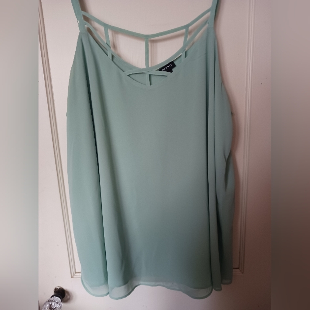 Torrid flowy tank with detailed chest 3x